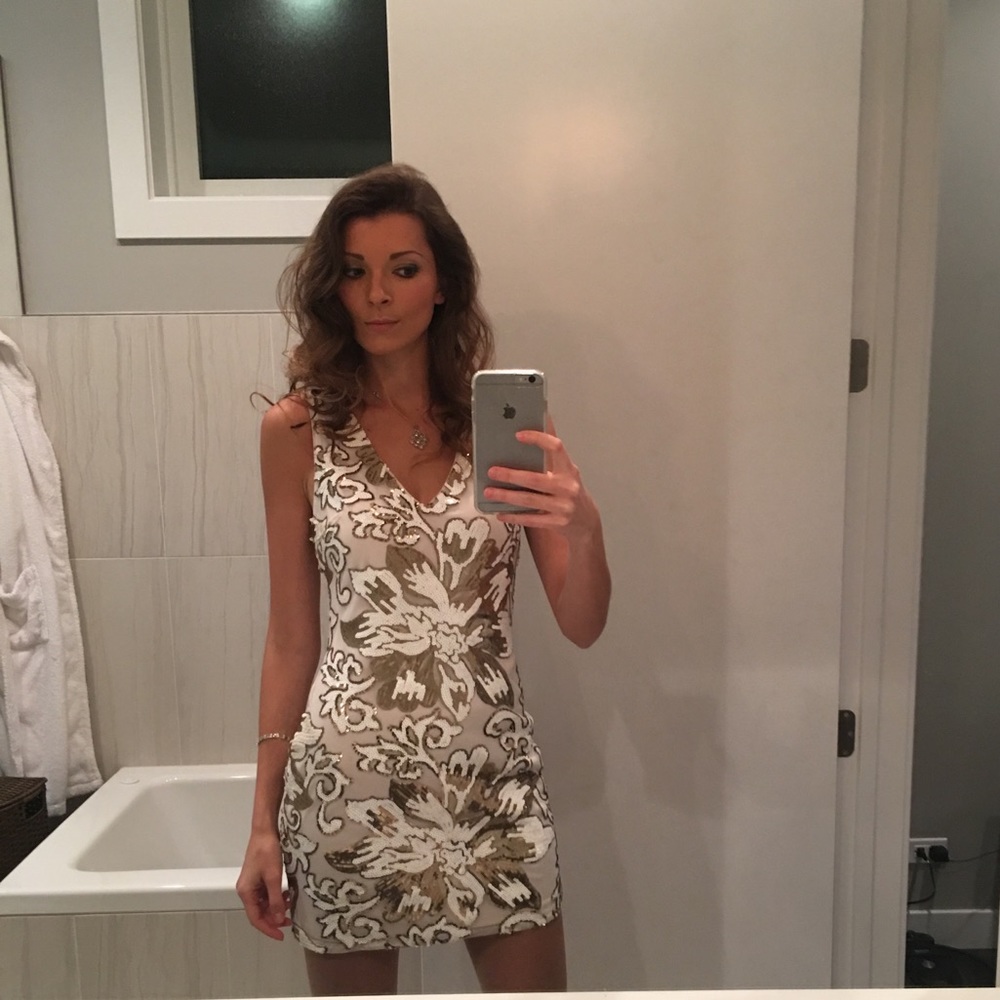 Shiny sequin dress 🌟 Perfect for holidays